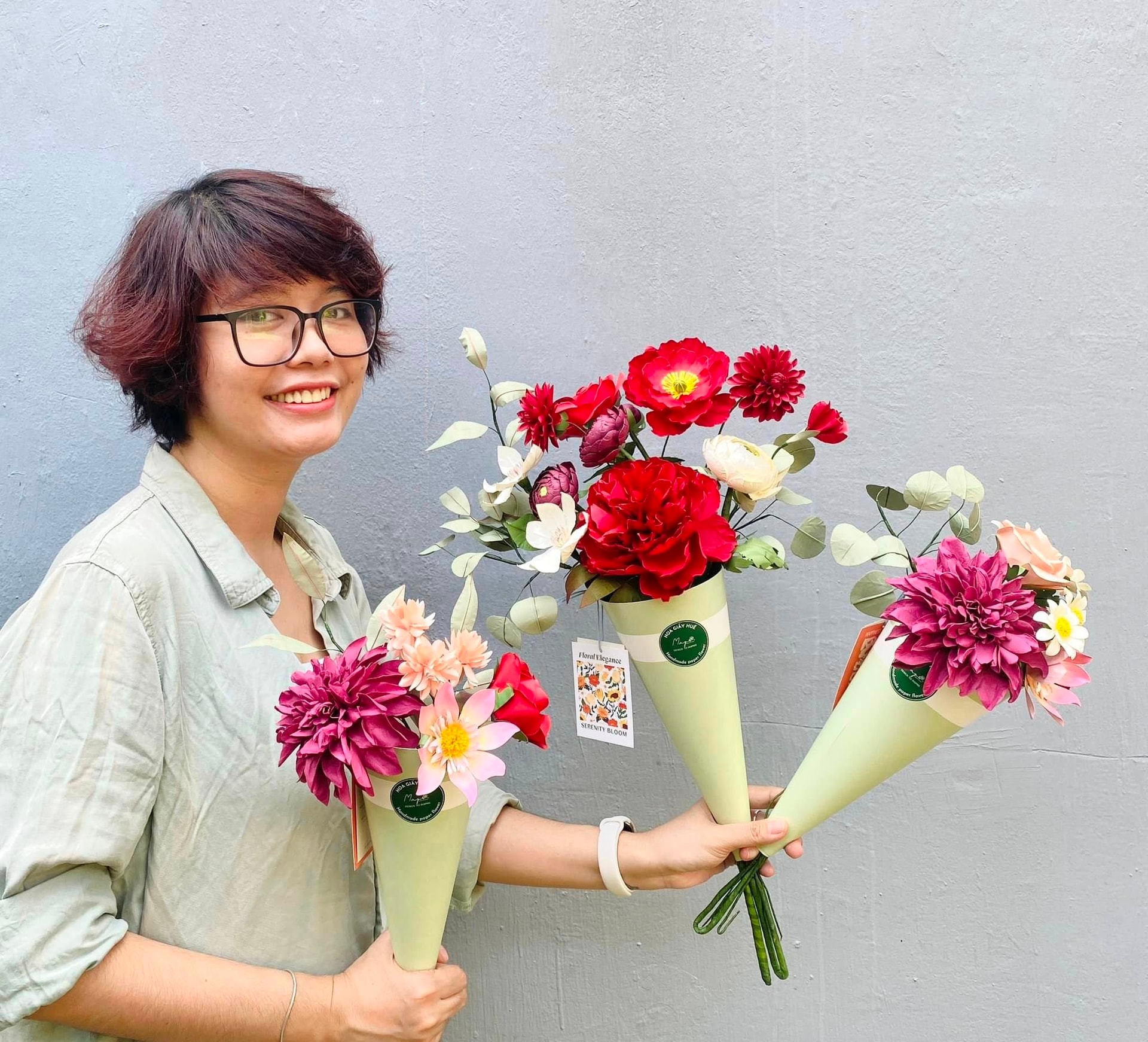 Những bông hoa ở Maypaperflower: Chuyến du lịch về làng nghề 300 tuổi xứ Huế và quyết định startup làm hoa giấy thủ công xuất khẩu của cựu nhân viên ngân hàng- Ảnh 4. Những bông hoa ở Maypaperflower: Chuyến du lịch về làng nghề 300 tuổi xứ Huế và quyết định startup làm hoa giấy thủ công xuất khẩu của cựu nhân viên ngân hàng- Ảnh 4.